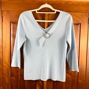 Liz Clairborne Light Blue V-Neck Knit Sweater w a Brooch Comfy Classic Glamcore